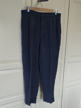 Women's Navy Cropped Ankle Pants